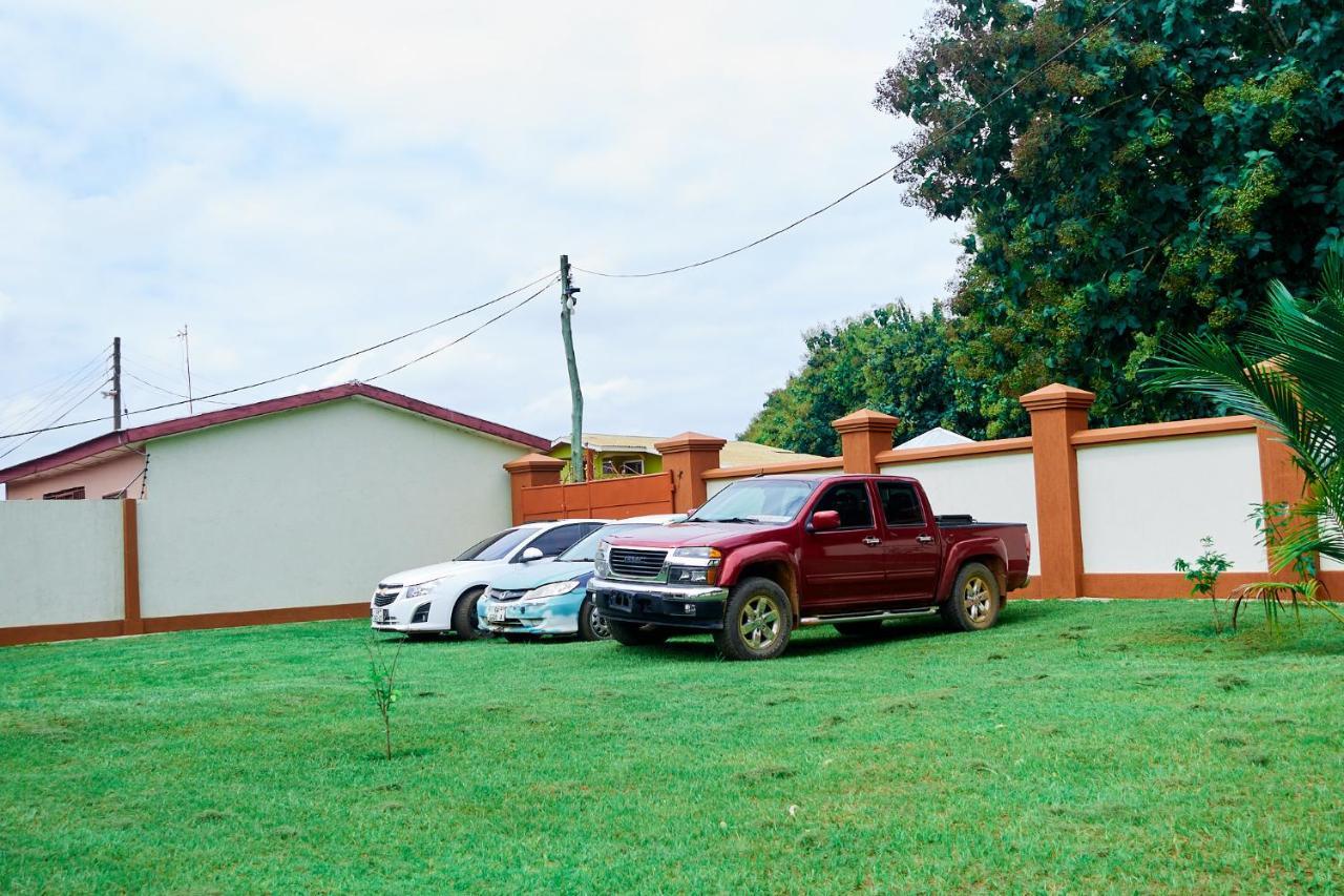 Indigo Cottage And Apartment Kumasi Kültér fotó